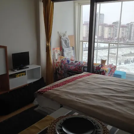 West Gate Apartment *